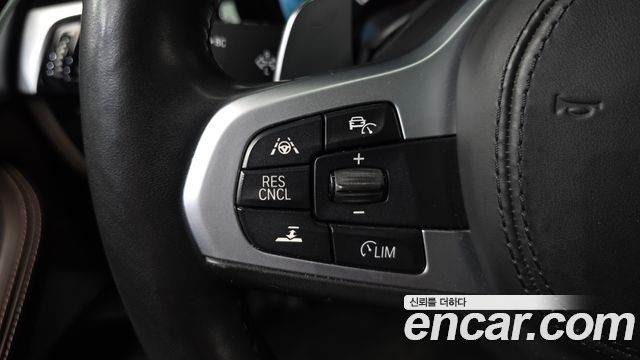 BMW 5-Series 2019 — photo 22