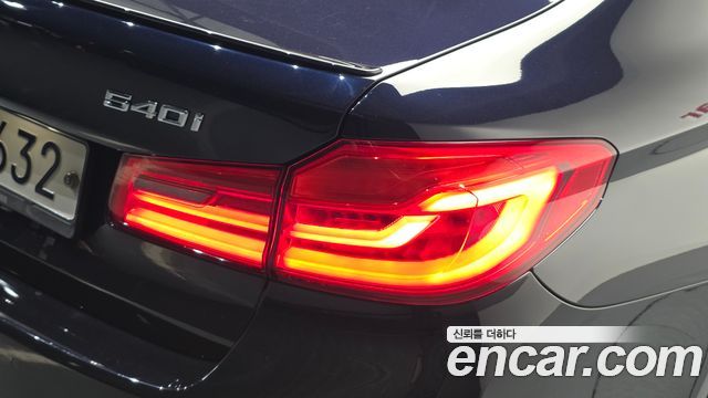 BMW 5-Series 2019 — photo 9