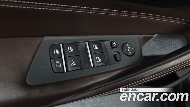BMW 5-Series 2019 — photo 28