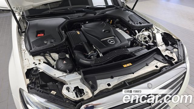 Mercedes-Benz E-Class 2017 — photo 6