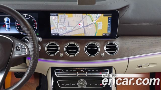 Mercedes-Benz E-Class 2017 — photo 18