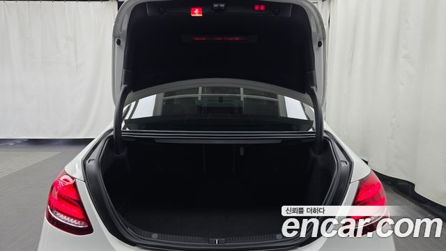 Mercedes-Benz E-Class 2017 — photo 23