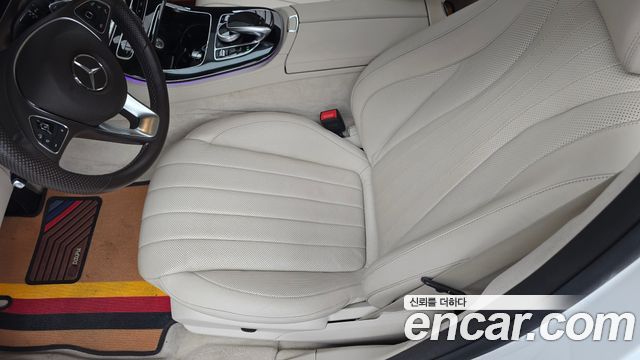 Mercedes-Benz E-Class 2017 — photo 24