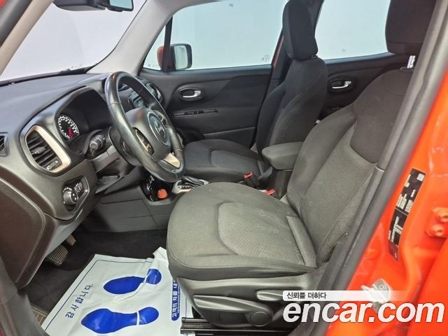 Jeep Renegade 2016 — photo 11