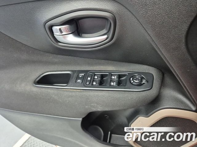 Jeep Renegade 2016 — photo 17