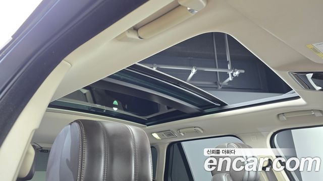 Land Rover Range Rover 2017 — photo 24