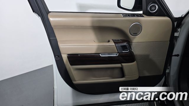Land Rover Range Rover 2017 — photo 14