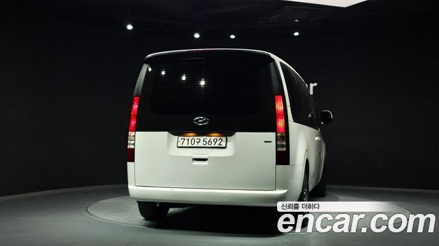 Hyundai Staria 2023 — photo 4