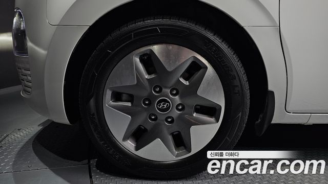 Hyundai Staria 2023 — photo 5