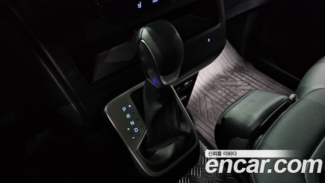 Hyundai Staria 2023 — photo 12