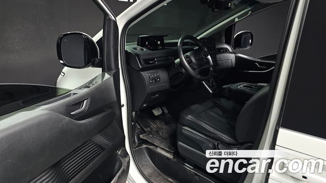 Hyundai Staria 2023 — photo 13