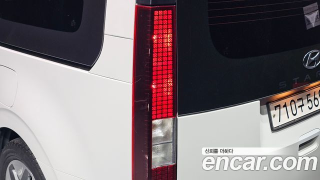 Hyundai Staria 2023 — photo 9