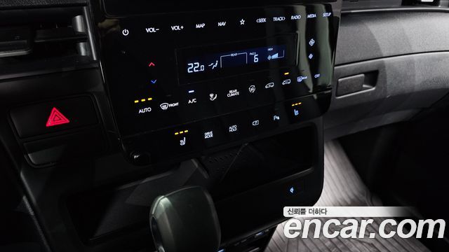 Hyundai Staria 2023 — photo 27