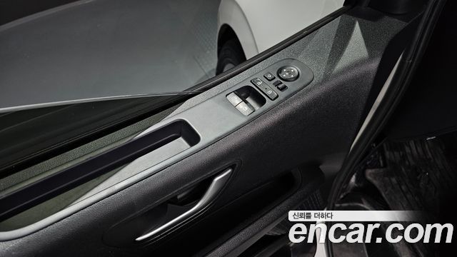 Hyundai Staria 2023 — photo 32