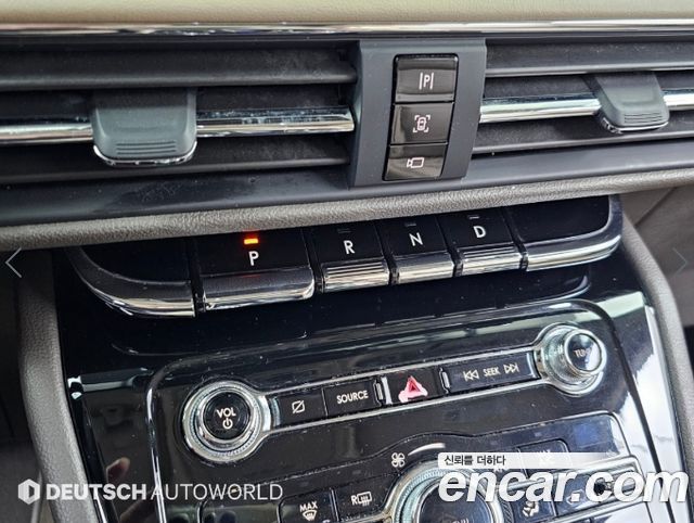 Lincoln Corsair 2020 — photo 10