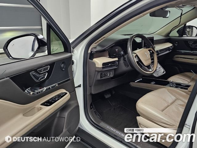 Lincoln Corsair 2020 — photo 12