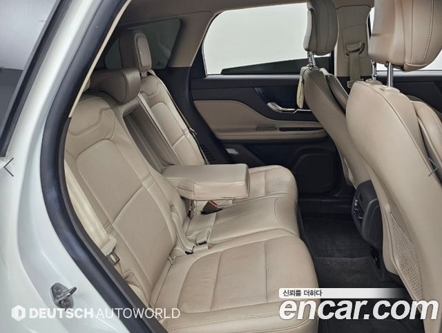 Lincoln Corsair 2020 — photo 13