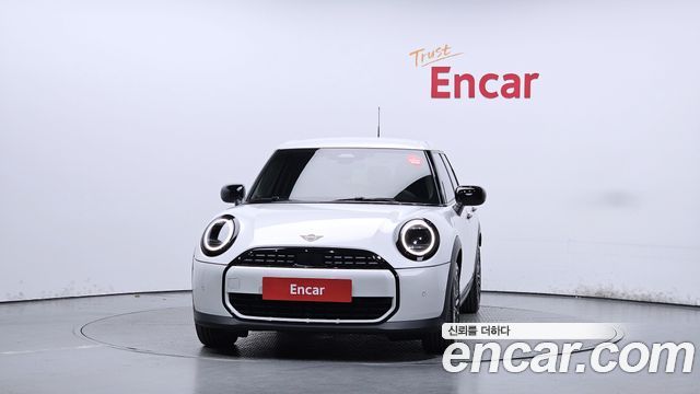 Mini Cooper 2025 — photo 3