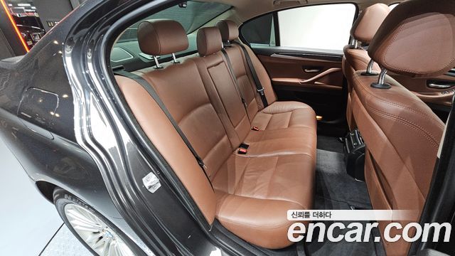 BMW 5-Series 2015 — photo 11