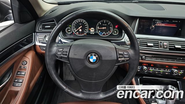 BMW 5-Series 2015 — photo 13