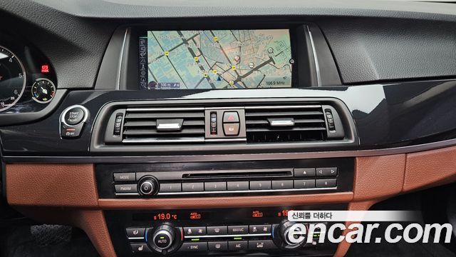 BMW 5-Series 2015 — photo 14