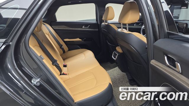 Kia K5 2022 — photo 16