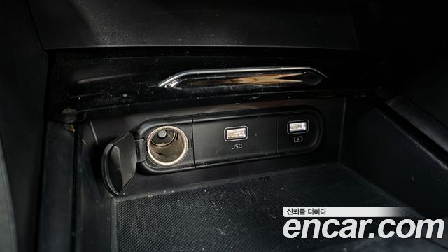 Kia K5 2022 — photo 31
