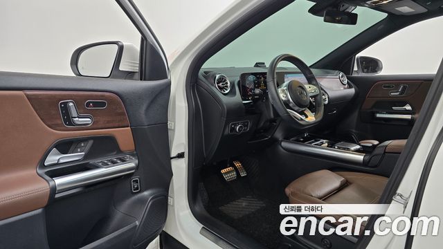 Mercedes-Benz GLA-Class 2020 — photo 10