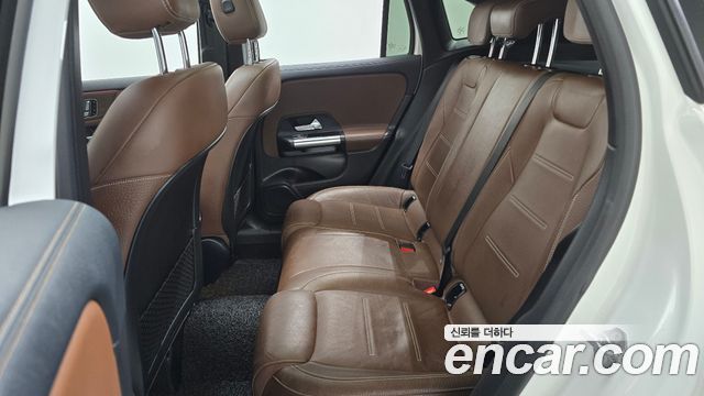 Mercedes-Benz GLA-Class 2020 — photo 12