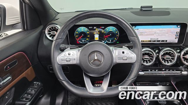Mercedes-Benz GLA-Class 2020 — photo 13