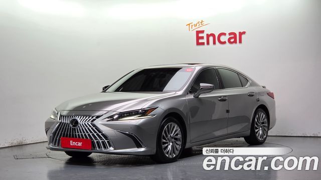Lexus ES 2023 — photo 1
