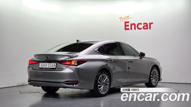 Lexus ES 2023 — photo 2