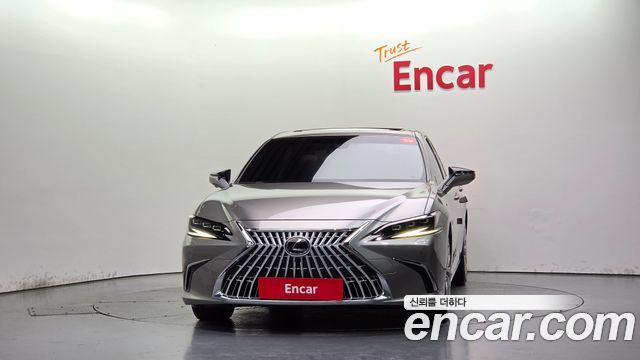 Lexus ES 2023 — photo 3