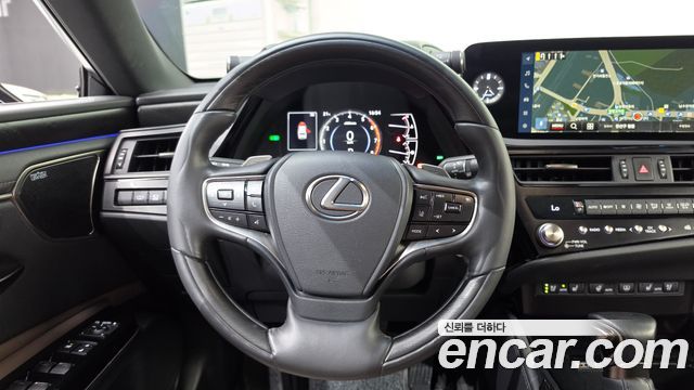 Lexus ES 2023 — photo 19