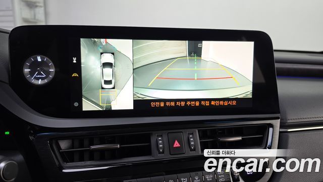 Lexus ES 2023 — photo 21