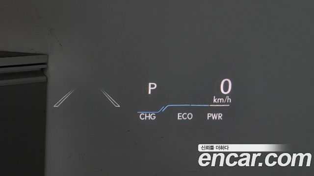 Lexus ES 2023 — photo 23