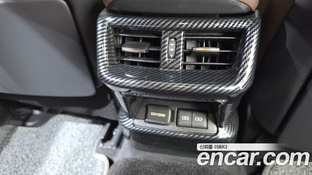 Lexus ES 2023 — photo 30