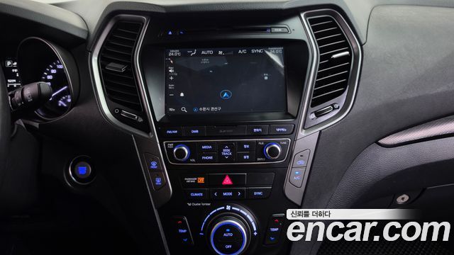 Hyundai Santafe 2018 — photo 18