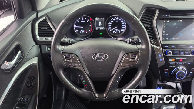 Hyundai Santafe 2018 — photo 19