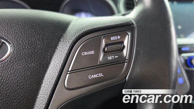 Hyundai Santafe 2018 — photo 22