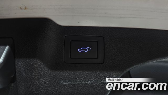 Hyundai Santafe 2018 — photo 23