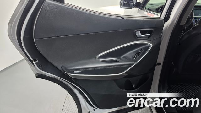Hyundai Santafe 2018 — photo 15