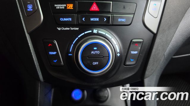 Hyundai Santafe 2018 — photo 31