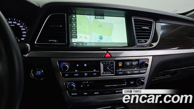 Genesis G80 2017 — photo 16