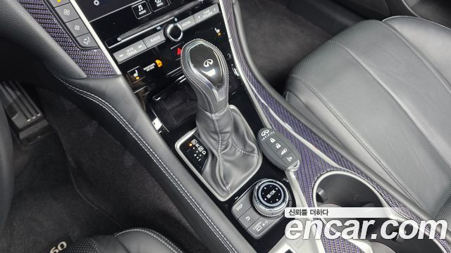 Infiniti Q60 2018 — photo 12