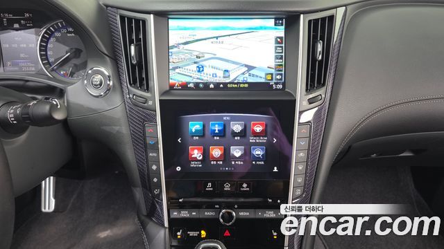 Infiniti Q60 2018 — photo 19
