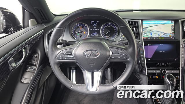 Infiniti Q60 2018 — photo 20