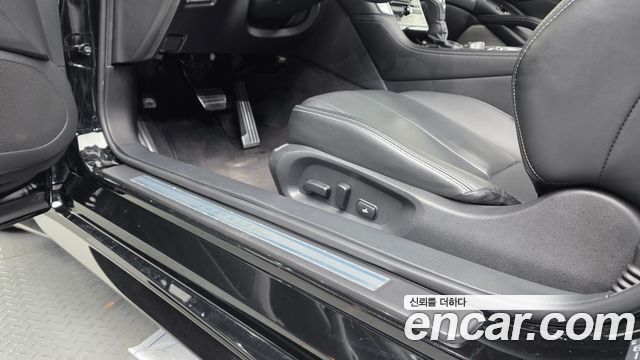 Infiniti Q60 2018 — photo 25