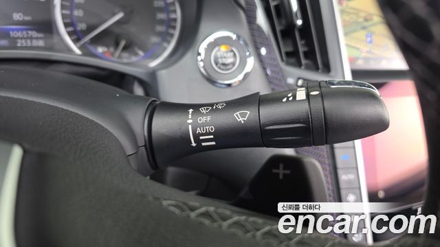 Infiniti Q60 2018 — photo 26