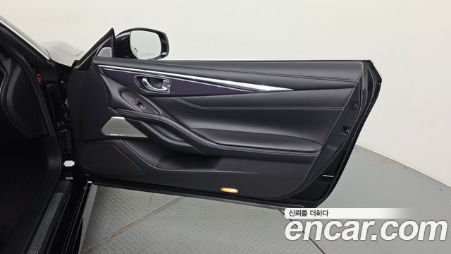 Infiniti Q60 2018 — photo 15